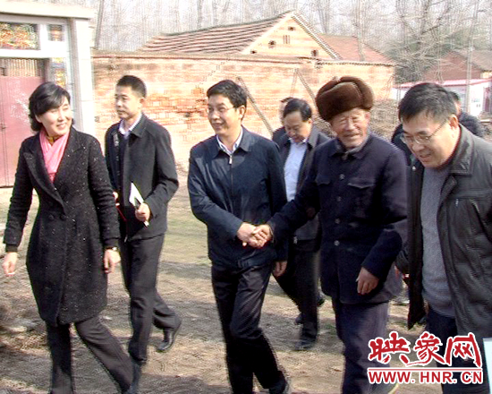 金冬江、李萬順、吳文立一行赴正陽縣慰問